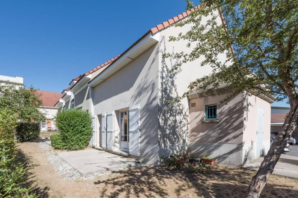 Guest House III Magny-le-Hongre Εξωτερικό φωτογραφία